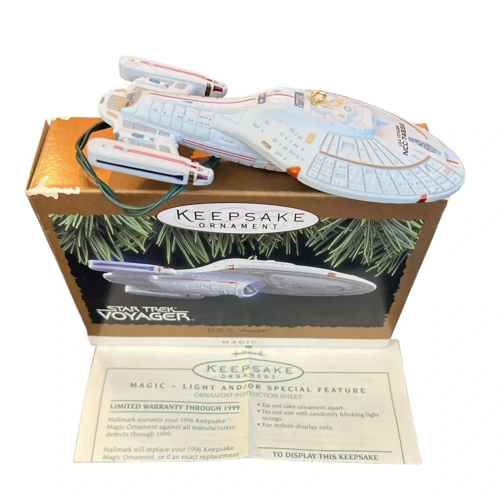 Hallmark Star Trek‎ Voyager USS Voyager Magic Light Ornament